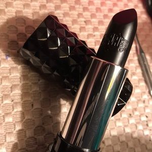 Kat Von D matte lipstick SLAYER
